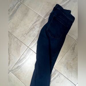 These are a high rise dark denim long rockstar super skinny jean size 14!